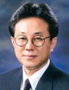 전문가들의 사회적 정체성과 친사회적 행동: 경영컨설턴트와 변호사의 비교연구